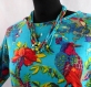 Top t-shirt femme en jersey bleu à fleurs imprimé oiseau de paradis 