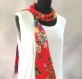 Collier foulard en tissu imprimé rouge shalimar avec perles de ouatine 