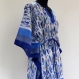 Tunique courte kaftan blanche à motifs poissons bleus en coton block print 
