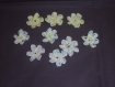 Lot de neuf fleurs au crochet coloris chines 
