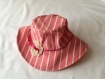 Chapeau fillette en toile rose rayée bord large 