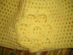 Bonnet jaune au crochet pour fille 