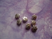 Perles intercalaires en forme de fleur argentée par lot de 10 