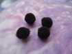 Lot de 10 pompons noirs 15 mm pour création de bijoux 