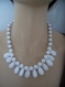 Collier blanc avec perle argenté de swarovski 