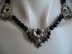 Beau collier de perle noire en verre 