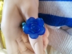 Bague avec une rose bleu