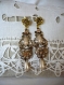 Boucles d'oreille chandeliers perles et strass métal vieil or 