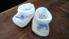 Petit chaussons de naissance blanc en laine 