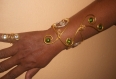 Charivari de beaux bracelets style "haute couture" en fil alu doré lisse 2mm. 