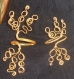 Jolis bracelets en fil alu strié doré de tailles différentes. 