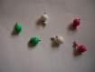 Perles en plastique rondes vert, blanc, rose 