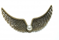 Un grand pendentif - connecteur en ailes et couleur bronze de taille 9.5cm 