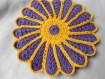 "kougloff" mamique au crochet violet et jaune 