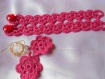 Duo bracelet et boucles d'oreille au crochet rose vif 