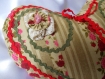 Coussin coeur décoré de croquet et fleurs 