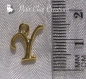 1 breloque alphabet lettre y calligraphiée en métal doré 15mm x 11mm *k140 