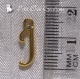 1 breloque alphabet lettre j calligraphiée en métal doré 15mm x 11mm *k125 
