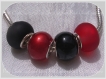 4 perles donuts charms metal argente  verre  rouge & noir pour serpent *d717 