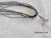C71- joli collier en métal argenté avec un pendentif en cristal de swarosvki de couleur violine 