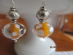 B468- boucles d'oreilles en métal argenté de style vintage avec une perle lampwork en verre transparente, jaune avec 