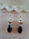 B279- magnifiques boucles d'oreilles de style bohême en métal argenté avec une perle en verre en forme de goutte noire 