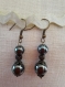 B234- magnifiques boucles d'oreilles de style vintage en métal de couleur bronze avec une perle en hématite naturelle noire 