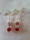B132 - magnifiques boucles d'oreilles en métal argenté style romantique avec perle en cristal de couleur rouge 