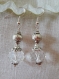 B103- magnifiques boucles d'oreilles romantiques en métal argenté avec une perle en cristal de couleur transparente 