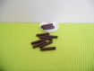 1 miniature batonet chocolat en résine pour décoration 0.4*2cm 