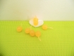 1 miniature cerise jaune translucide en résine décoration 1*1,5cm 