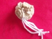 Broche à fleurs en coton crocheté à la main 