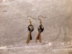 Boucles d'oreilles rondes pendantes noires impressions, breloque et chaînette couleur or 