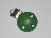 Pince clip attache tétine métal et bois verte 