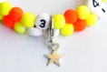 Bracelet d'allaitement sur fil à mémoire de forme de 55mm avec perles en acrylique de couleur jaune et orange 
