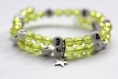 Bracelet d'allaitement sur fil à mémoire de forme de 55mm avec perles en acrylique de couleur vert claire 