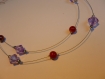 Collier monté sur câble perles variées (rouge et violet) 