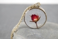 Collier de vrai rose dans la résine collier fleurs séchées collier pendentif fleur rouge la nature préservée dans 