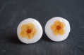 Boucles d'oreilles puces rondes avec fleurs naturelles bijoux pâte polymère 