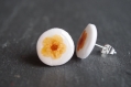Boucles d'oreilles puces rondes avec fleurs naturelles bijoux pâte polymère 
