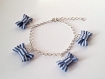 Bracelet argenté avec petits noeuds en tissu *blanc bleu marinière* 