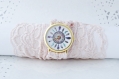 Montre bracelet élastique dentelle beige mode accessoire femme montre poignet tatouage de couverture coffret cadeau noel 