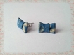 Puces d'oreilles "mini noeuds" bleu campagne 