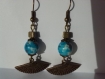 Boucles d'oreilles éventail bronze et perles de jade océaniques bleu/blanc/gris 
