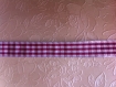 Ruban vichy rouge et blanc d'une largeur de 1,6cm 