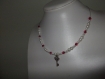 Collier perles de cristal et de verre rouges et nacrées ivoire 