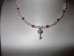 Collier perles de cristal et de verre rouges et nacrées ivoire 