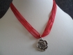 Collier avec pendentif la rose d'amour idéal pour offrir à la fête des mères 