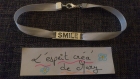 Bracelet en ruban de satin message sur plaque: smile 