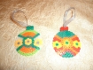 5 boules de noël personnalisées multicolores en perles hama pour décorer le sapin 